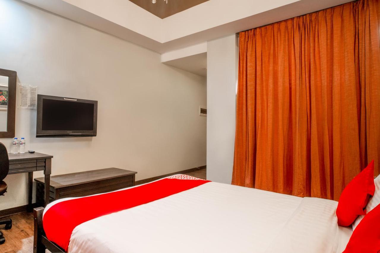 Oyo 579 Anisabel Suites Davao City Exterior foto